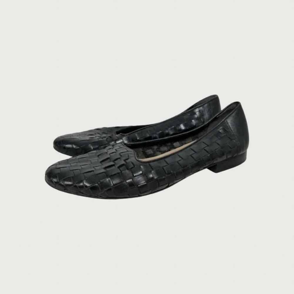 Gloria Vanderbilt Black Woven Loafers